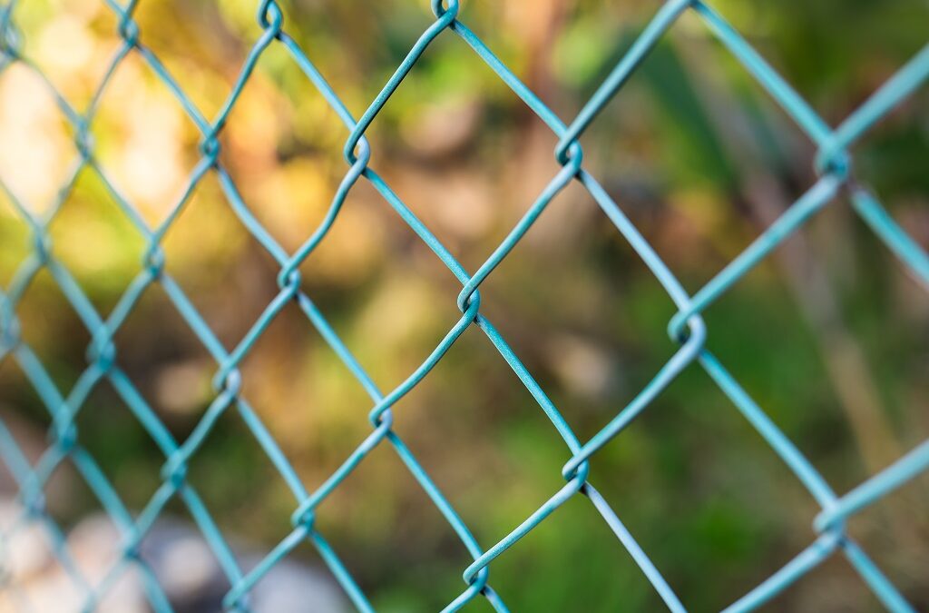 What Are Chain Link Fence Tension Bands, And Why Should You Use Them?