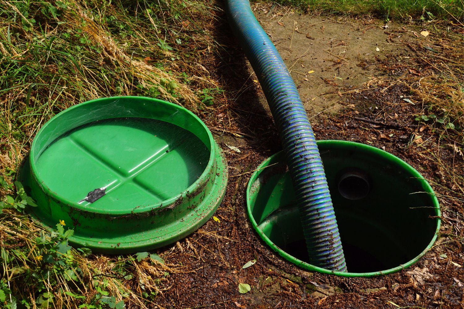 Do Septic Tanks Drain Into The Ground?