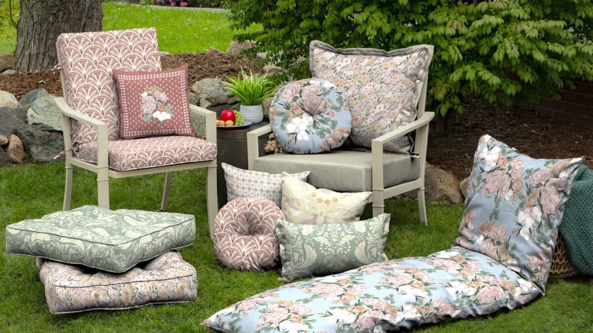 7 Tips for Cleaning and Maintaining Your Outdoor Cushions