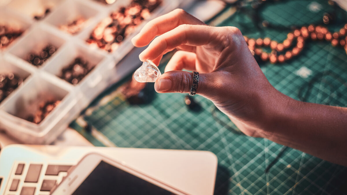 Improve Traceability & Blockchain for Jewelry & Gemstones by Spydra