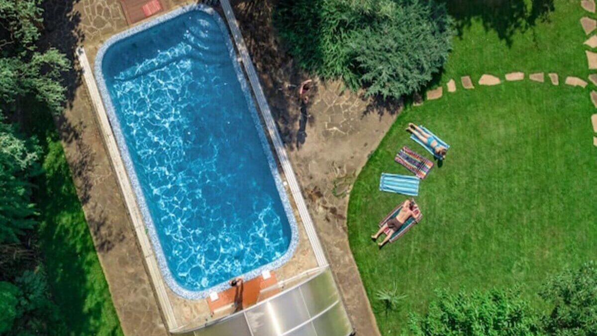 Guide the Pool Construction Process with an Expert Swimming Pool Builder