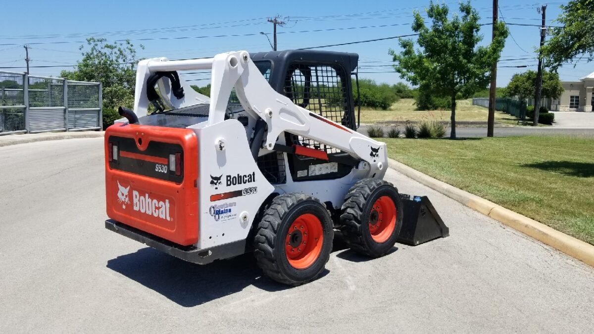 Why Professionals Recommend Bobcat Hire for Construction Projects?