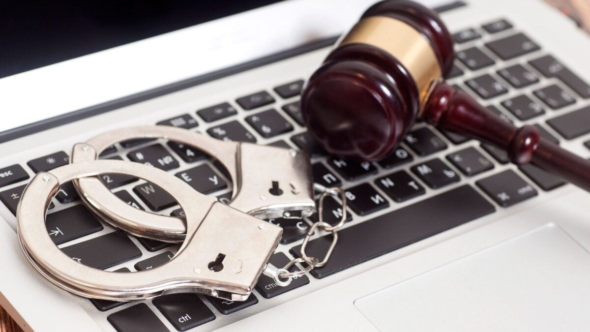 What Factors Should I Consider When Choosing  Criminal Defense Lawyer in Los Angeles?
