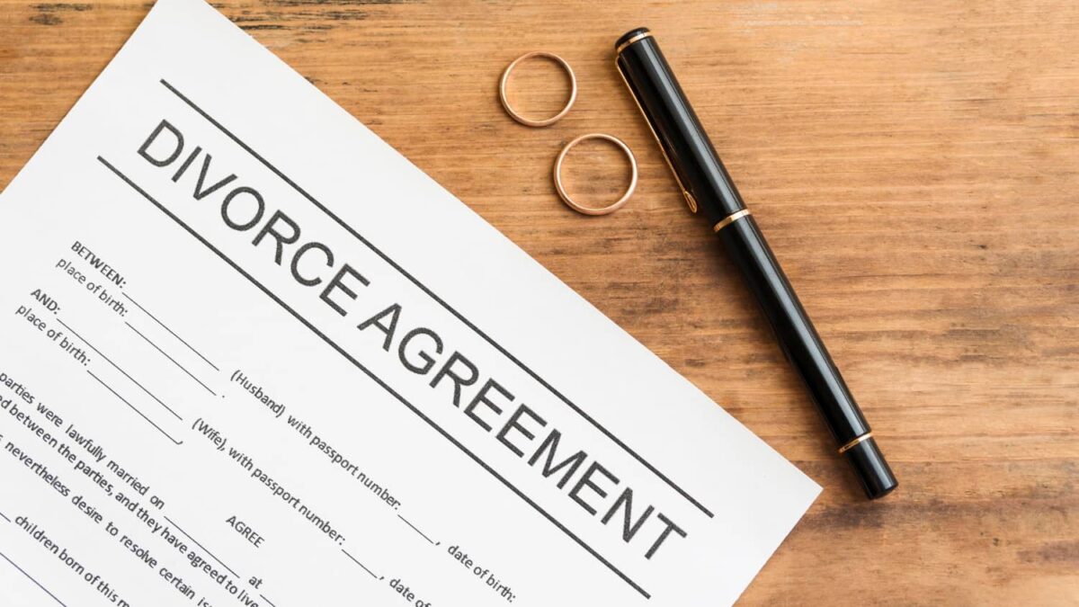 The Benefits of Hiring a Professional Divorce Lawyer