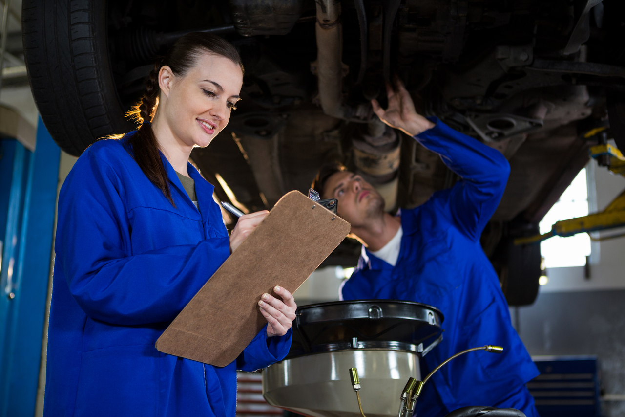 Benefits of Professional Oil Change Services (Service My Car)