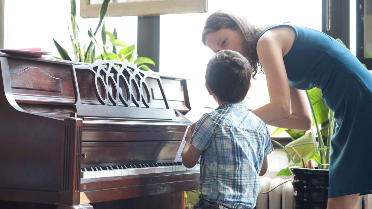 Master the Keys: How to Choose the Best Private Piano Tutor for You