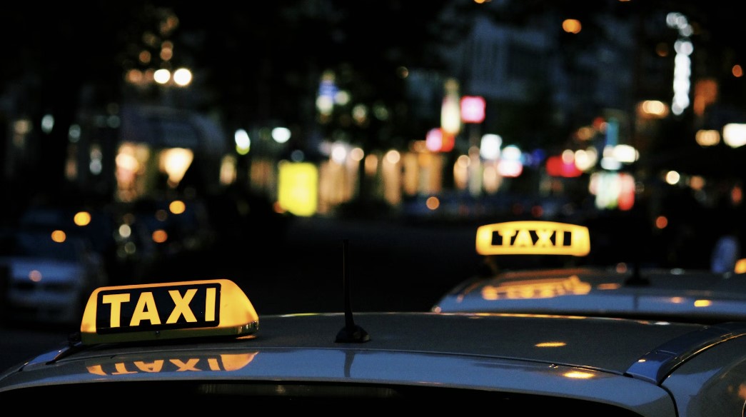 taxi service dehradun