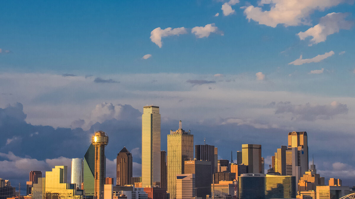 What is the best deal to book a Flight to Dallas