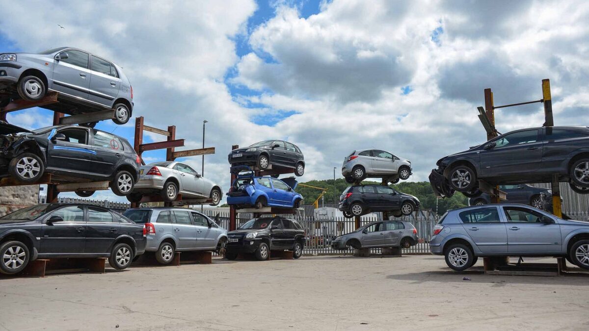 How To Handle Every Scrap Car Removal Challenge with Ease Using These Tips