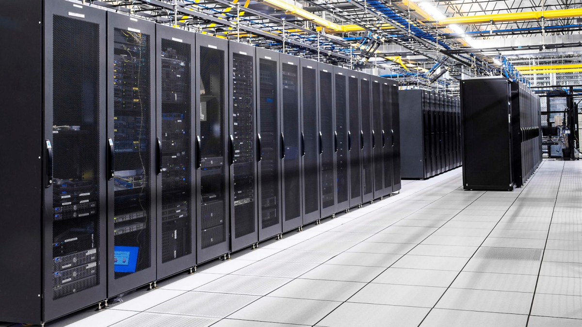 Enterprise Servers vs. Cloud: Why Tape Storage Still Matters