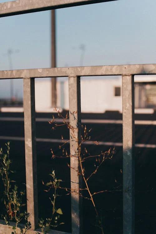 An aluminum fence