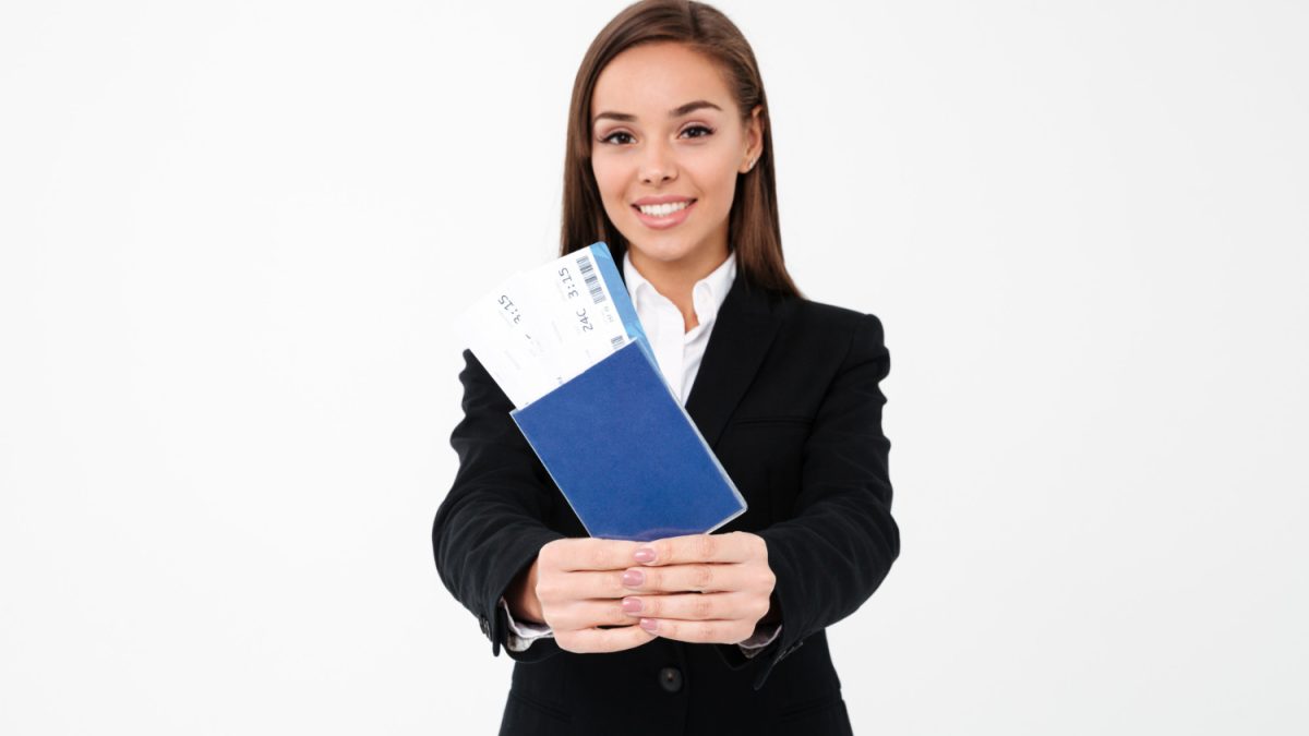 What Are the Advantages of Using An Agency for Immigration?